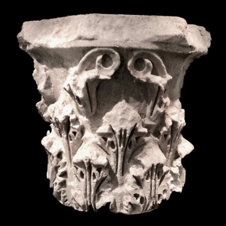 Corinthian type capital