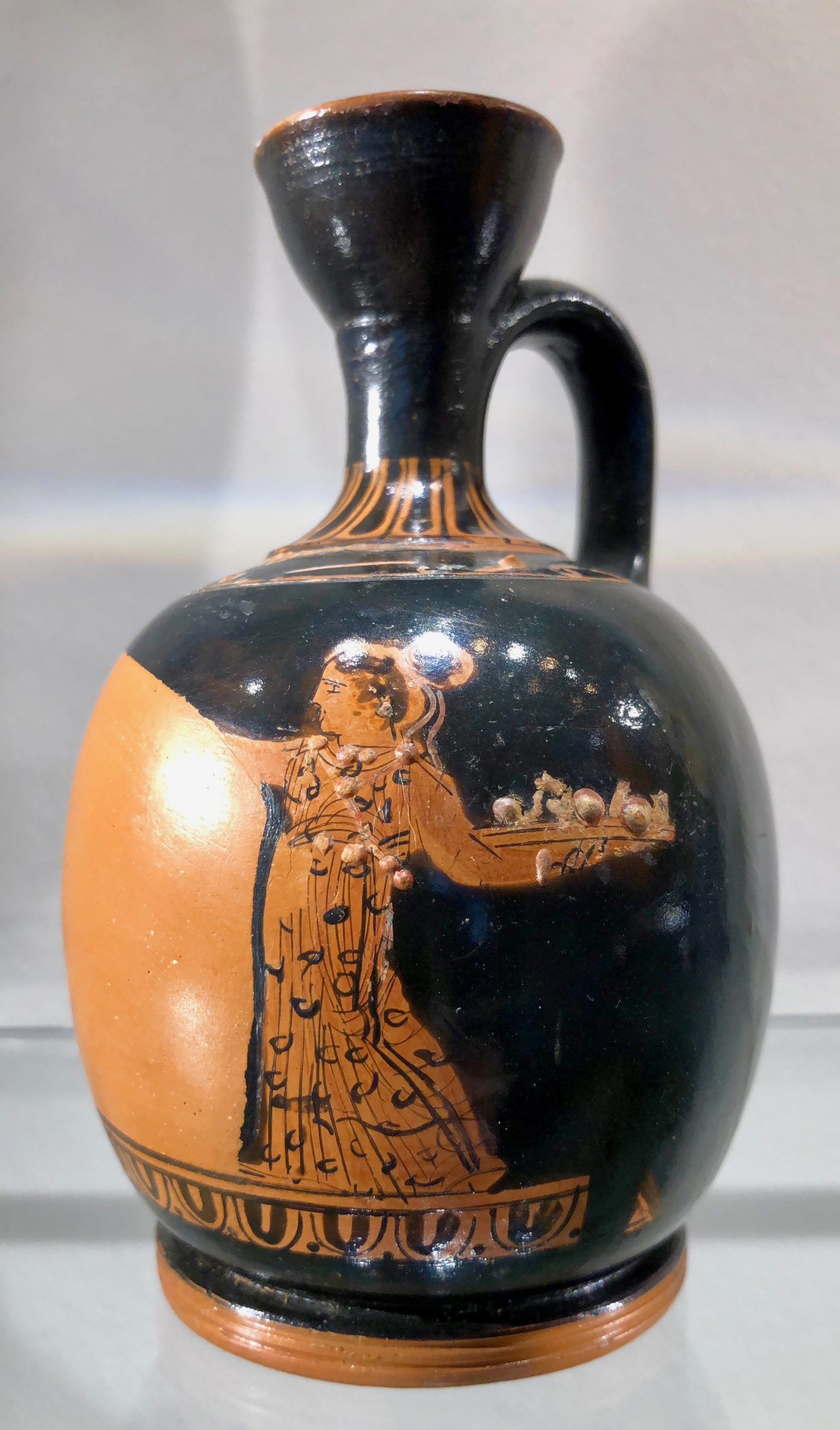 Attic red figure squat-lekythos