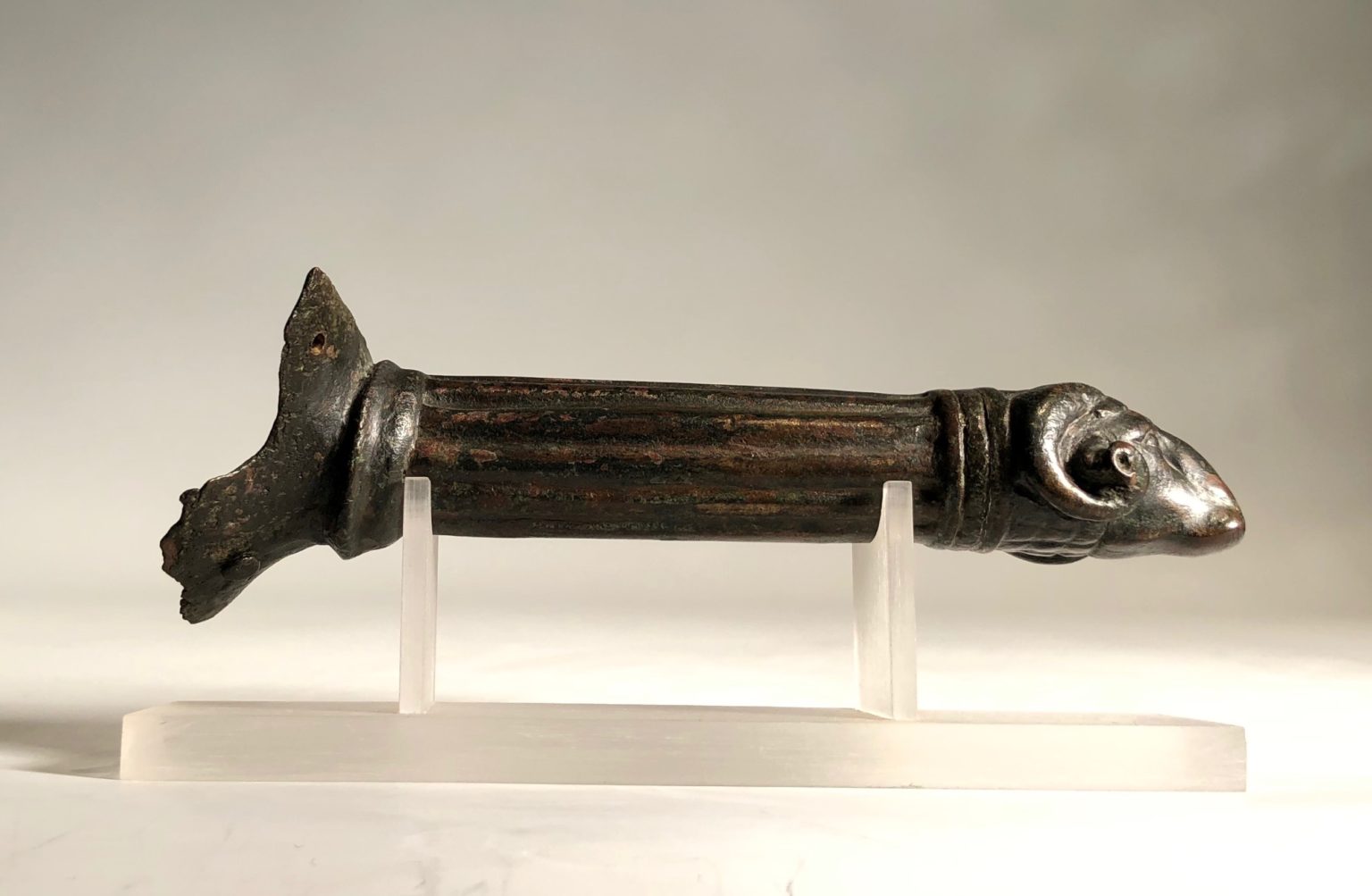 Bronze patera handle