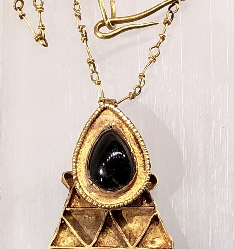 A Gold Necklace with Pendant