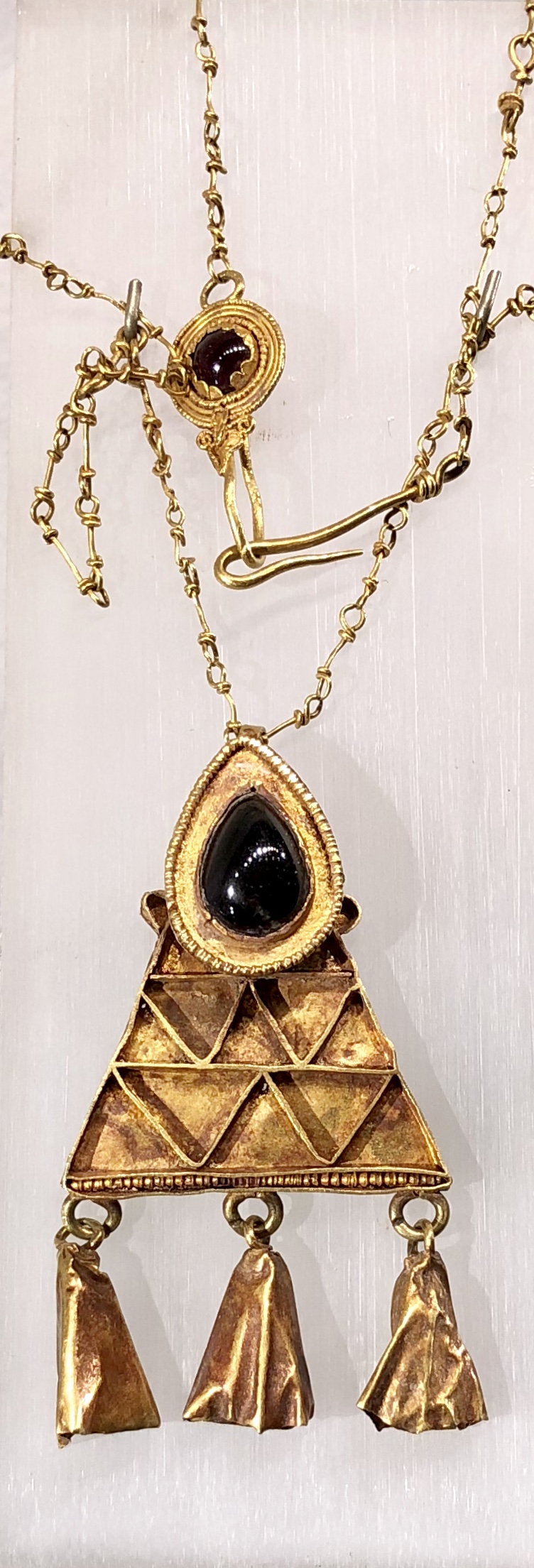 A Gold Necklace with Pendant